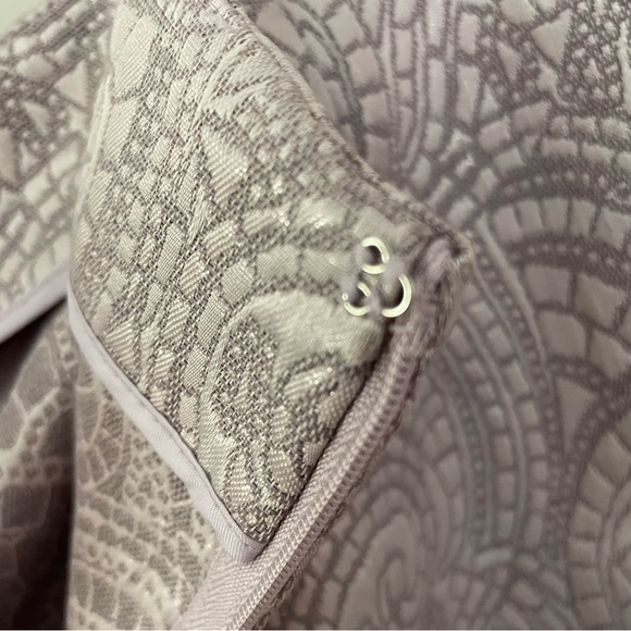 NWOT New York & Company Lavender Floral Embossed  Pencil Skirt - Picture 7 of 9